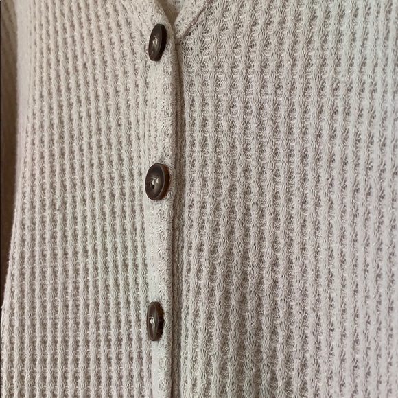 tillys beige/tan long sleeve - Picture 3 of 3
